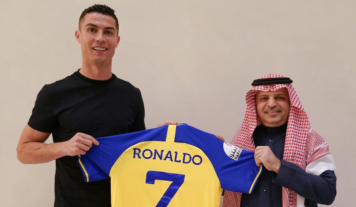 Ronaldo będzie grał dla Saudów, dostał taki kontrakt, że będzie zarabiał absurdalnie dużo nawet jak na piłkarza