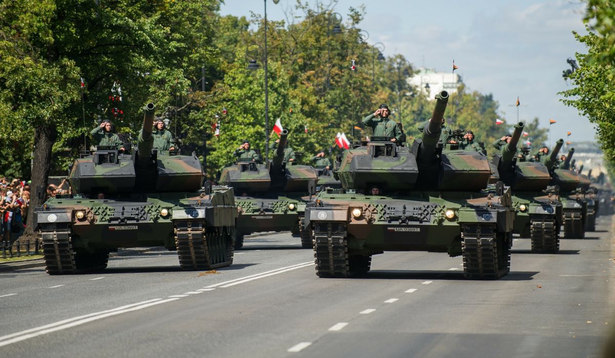 Sondaż: ponad połowa Polaków przeciwna nowemu podatkowi na modernizację armii