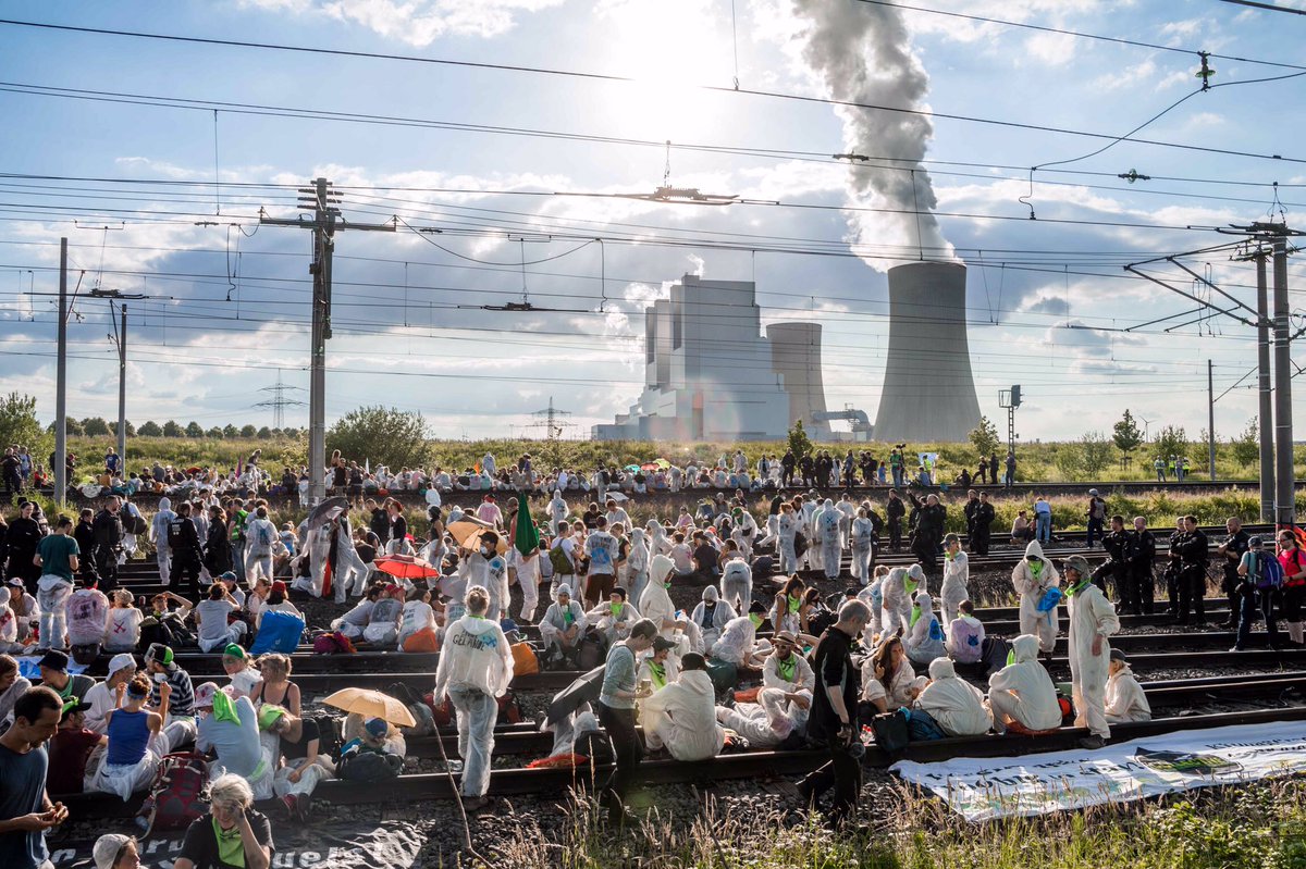 Niemcy: aktywiści zablokowali tory, żeby węgiel nie mógł dojechać do elektrowni