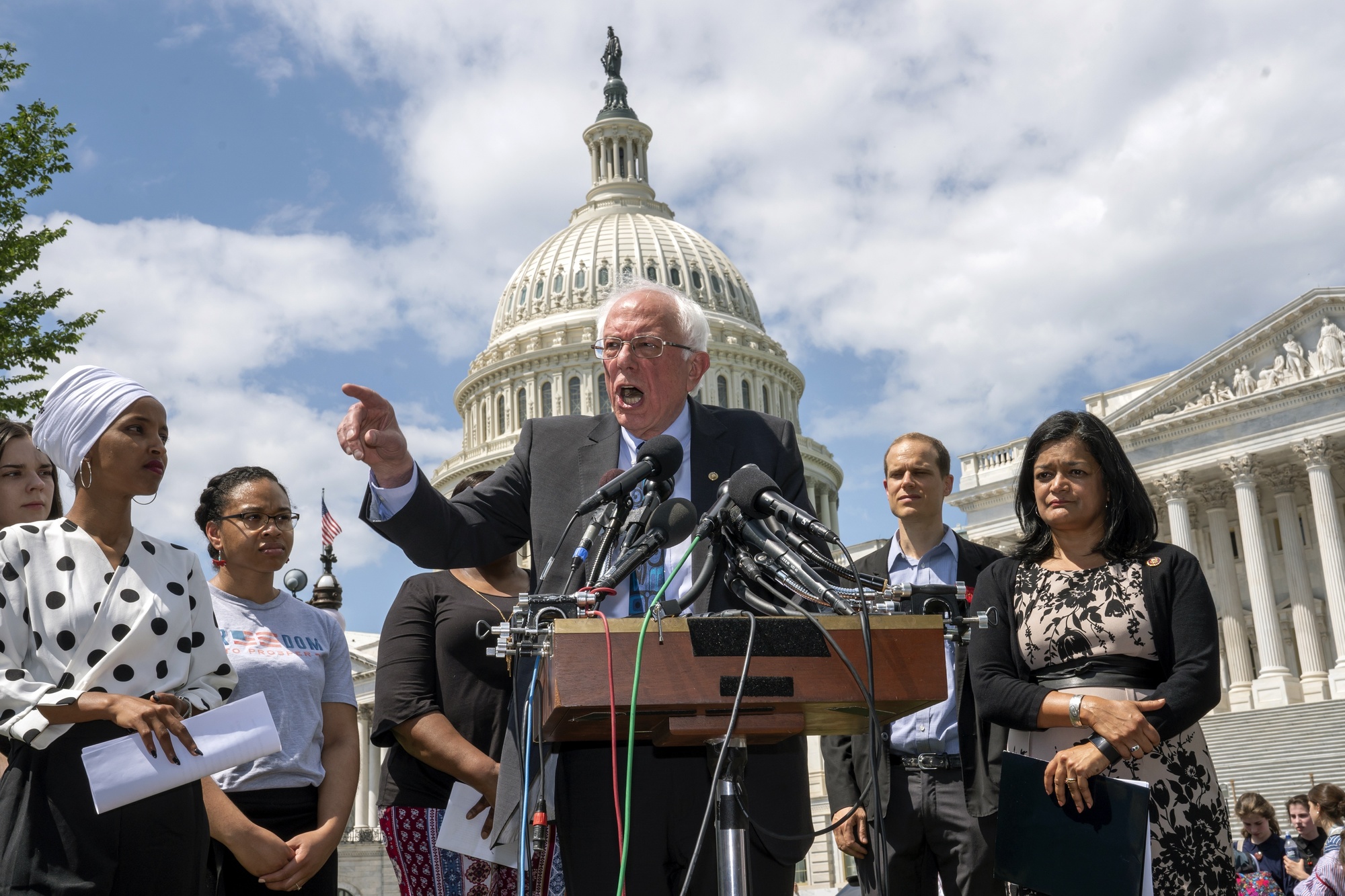 Bernie Sanders: jeśli zostanę prezydentem, powiem, czy istnieje UFO