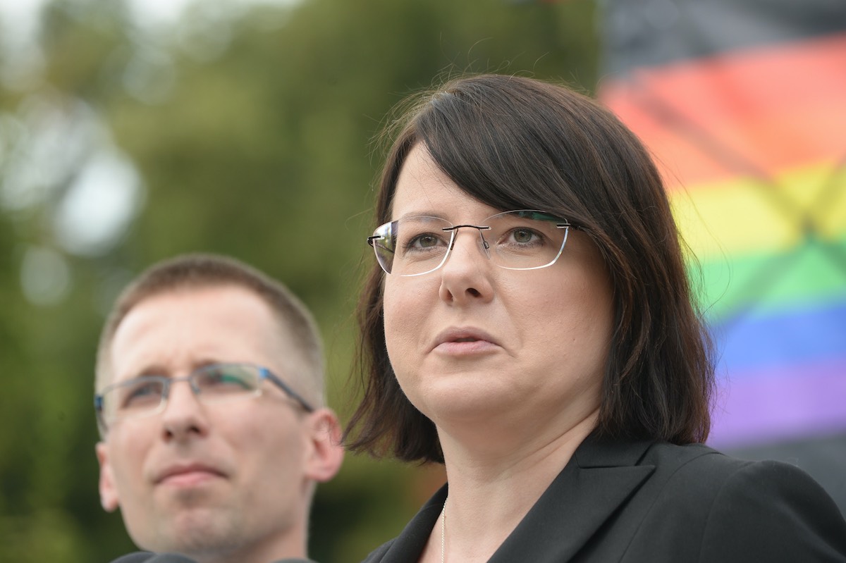 Ruszyła zbiórka podpisów pod ustawą "Stop LGBT" Kai Godek