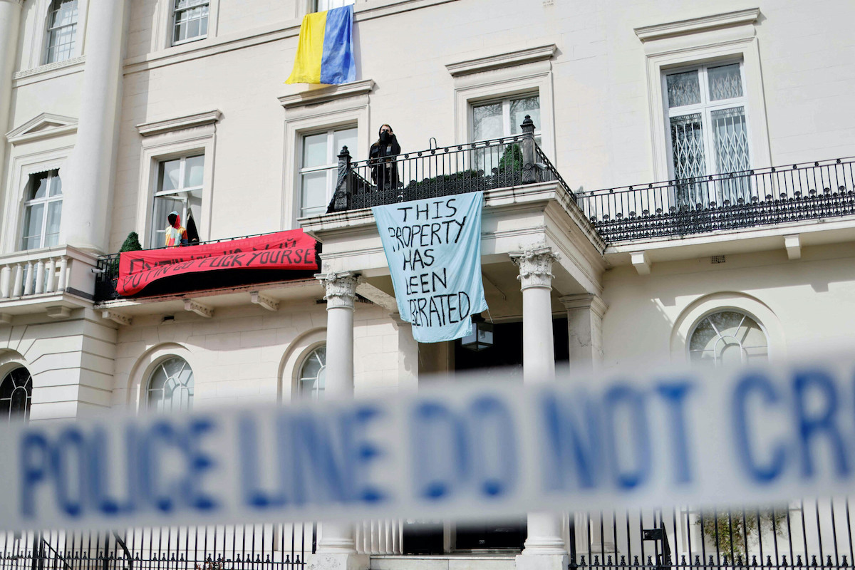 Londyn: aktywiści zajęli i "wyzwolili" dom rosyjskiego oligarchy Olega Deripaski