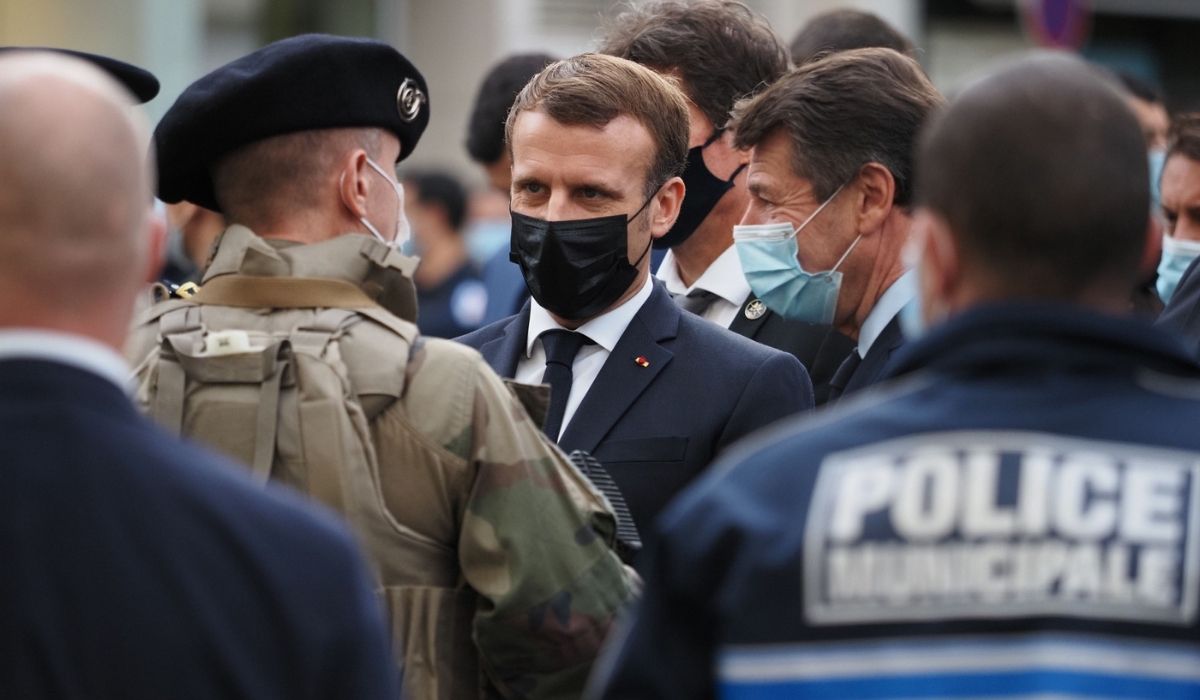 Francja: prezydent zapowiada podwojenie liczby żołnierzy na ulicach po ataku terrorystycznym