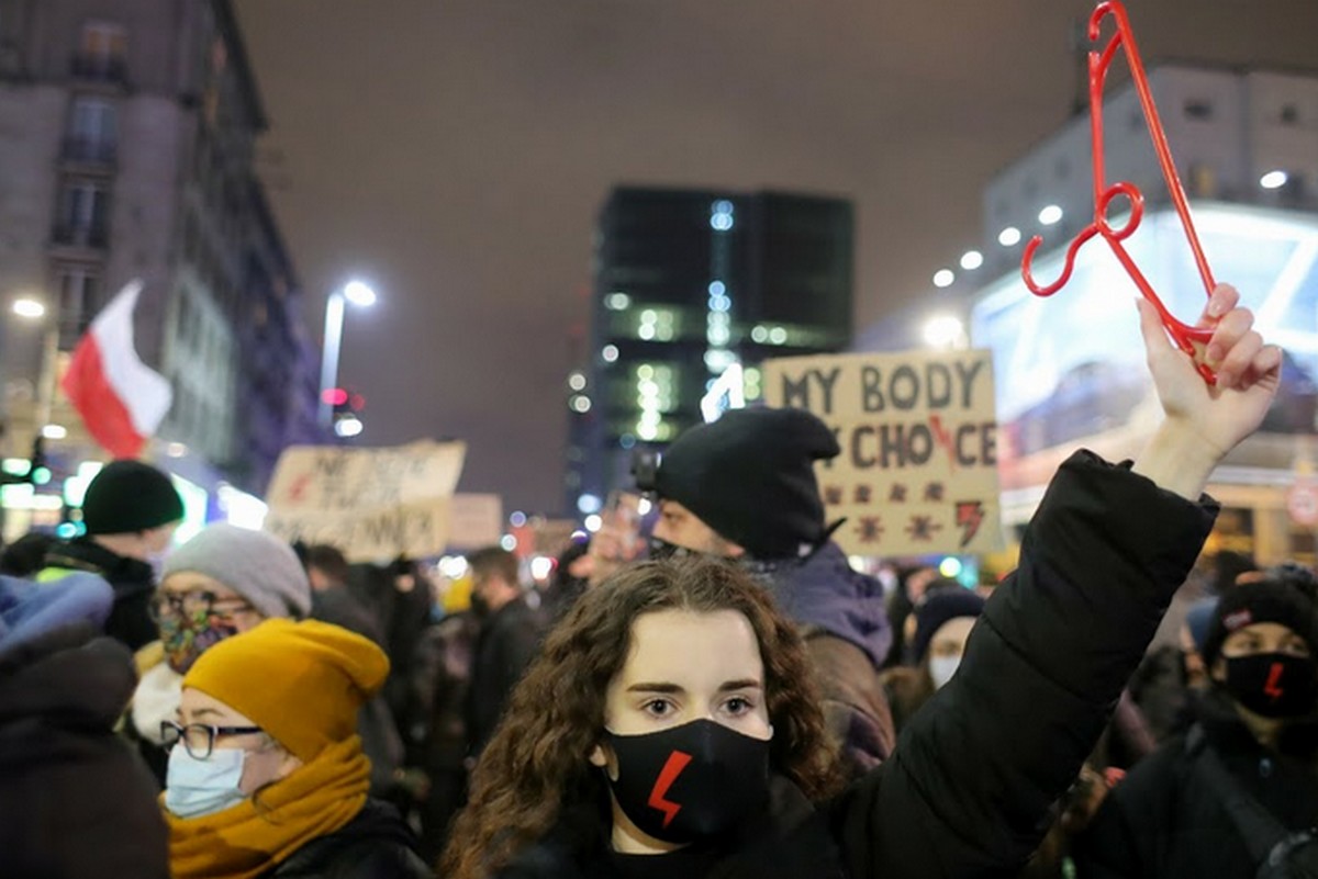 Rzeczniczka MS zapewnia, że kobiety zmuszone do rodzenia będą miały pokoje "do wypłakania się"