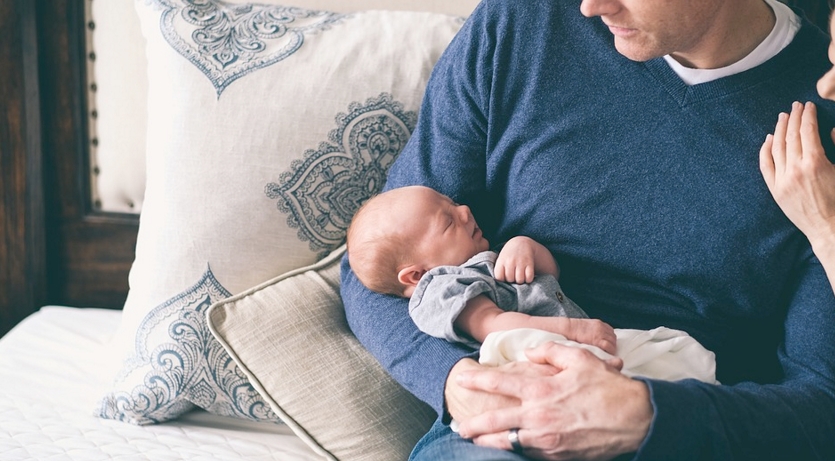 Hiszpania wyrównała tatusiom urlop rodzicielski i mają go tyle, co mamusie, czyli cztery miesiące