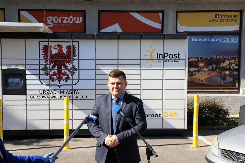 Gorzów Wielkopolski: miasto chwali się pierwszym w Polsce urzędowym paczkomatem