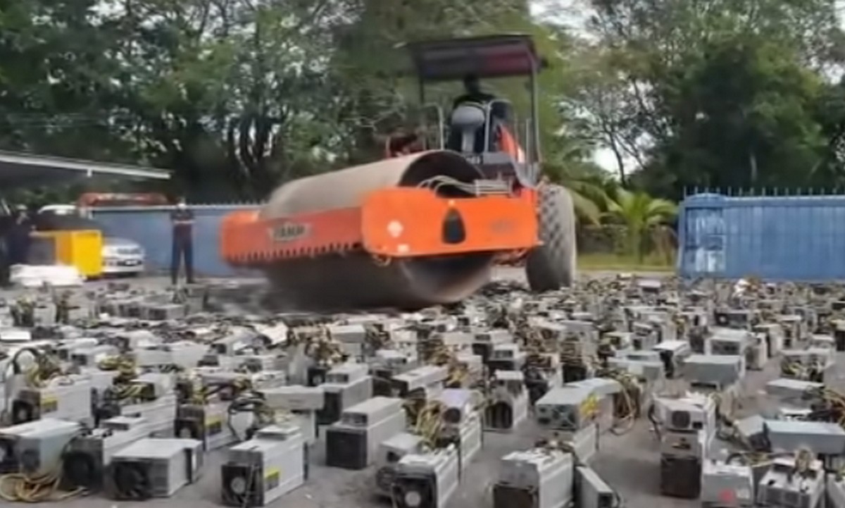 Malezja: policja walcem niszczyła koparki kryptowalut i może chcesz popatrzeć