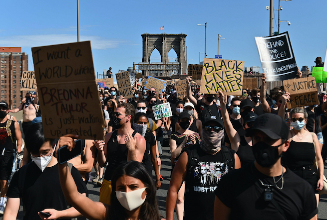 USA: dlaczego masowe protesty nie zwiększyły liczby zarażeń