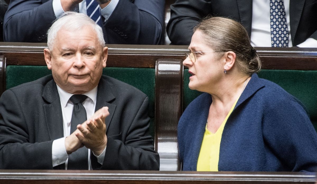 Krystyna Pawłowicz dostała ochronę SOP, po czym prawie od razu zaliczyła kolizję z tramwajem