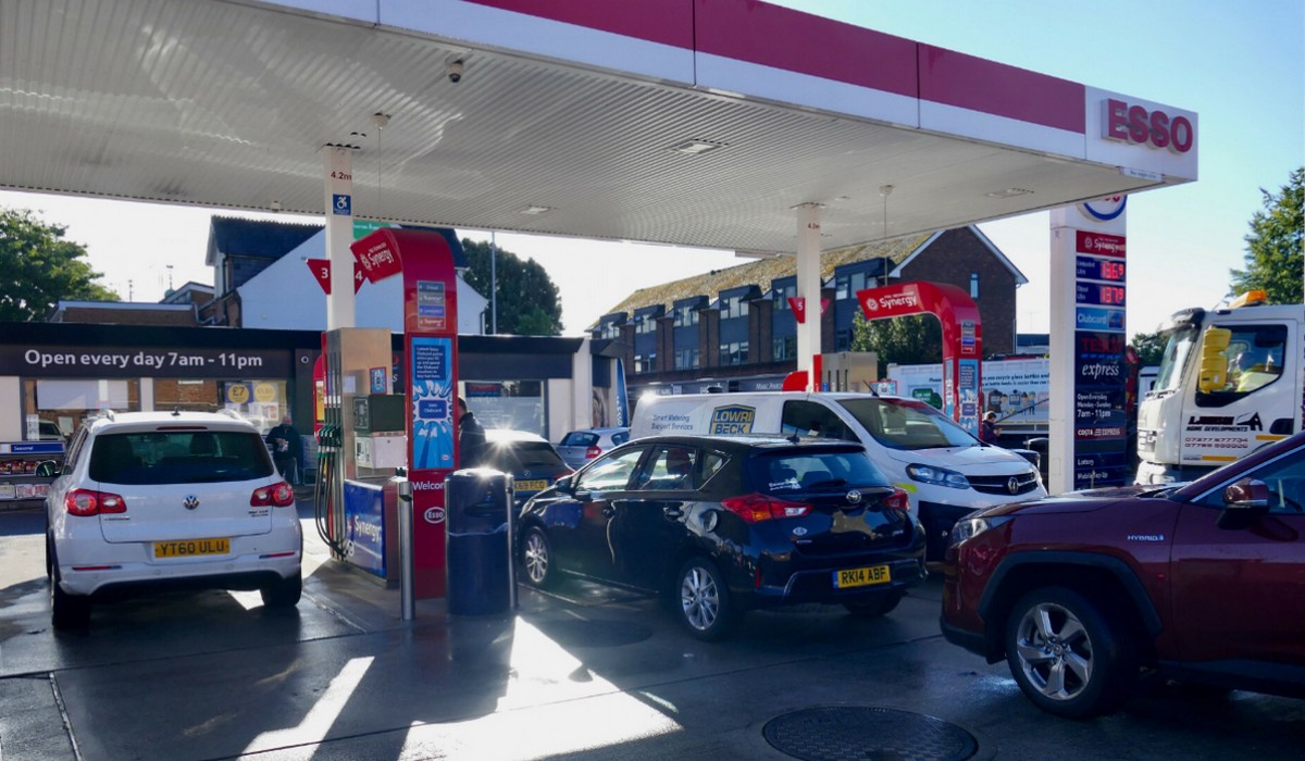 UK: z jakiegoś powodu Brytyjczycy 5 razy częściej zaczęli lać złe paliwo, diesel do benzyniaka i odwrotnie