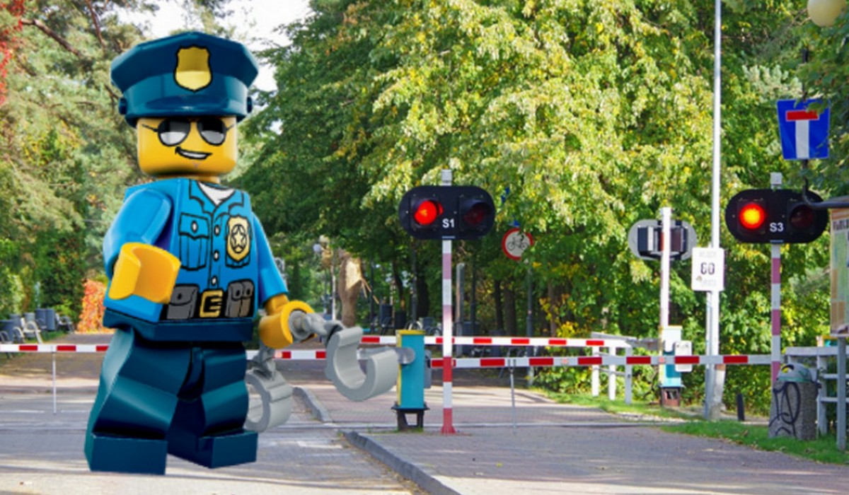 Mielec: pieszemu udało się zasłużyć na mandat 2000 zł według nowego taryfikatora, zignorował szlaban i przeszedł torowisko