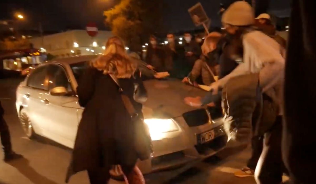 Kierowca, który wjechał w protestujące kobiety, to nie Tomasz Hajto tylko funkcjonariusz ABW