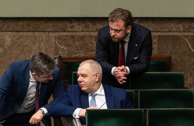 Sasin: Polska Wytwórnia Papierów Wartościowych już drukuje karty ...