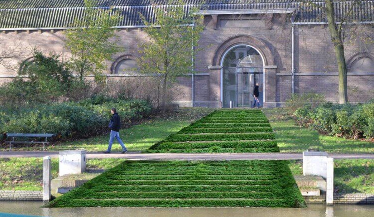 Holandia: pracownik komunalny zniszczył instalację artystyczną wartą 250 tys. euro. Myślał, że to chwasty