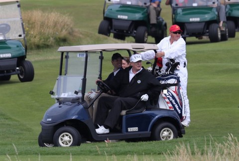 Donald Trump inwestuje w pole golfowe w Szkocji:trump2: