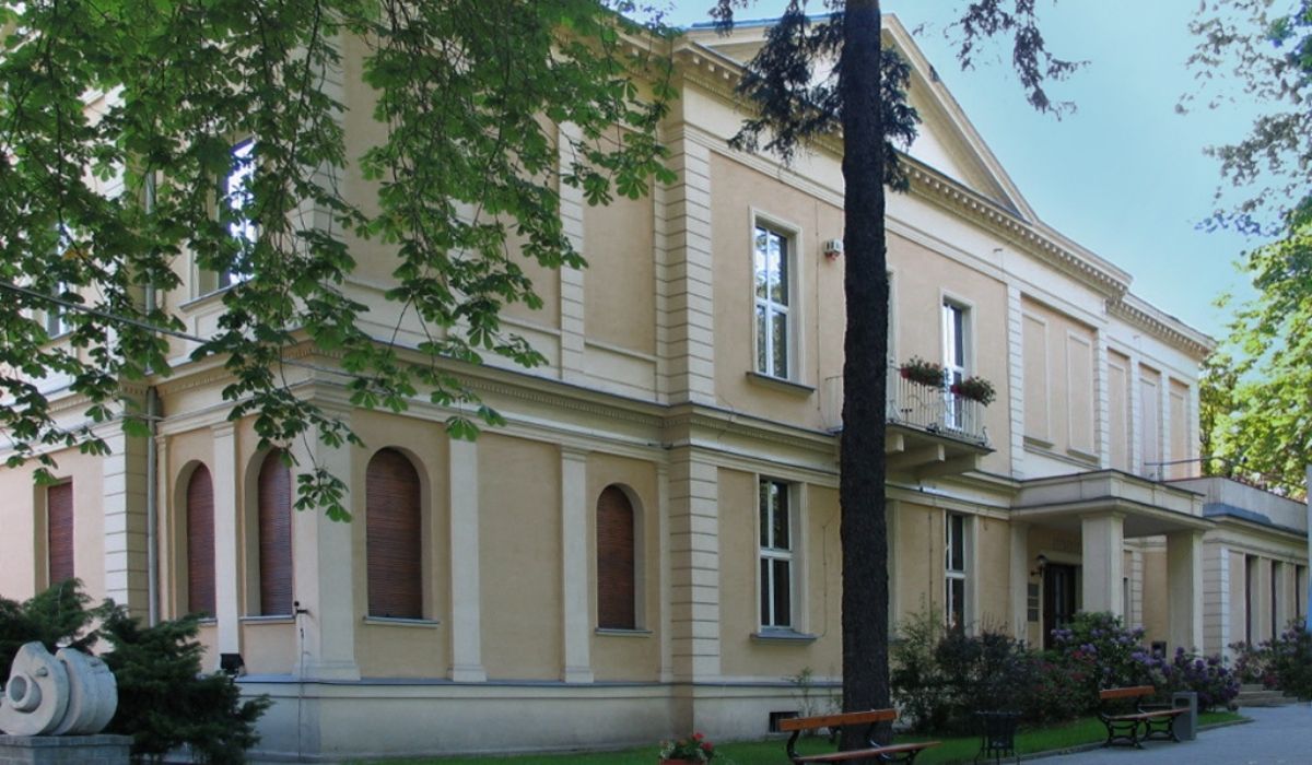 Raport w sprawie mobbingu w łódzkiej filmówce: zarzuty wobec 27 wykładowców