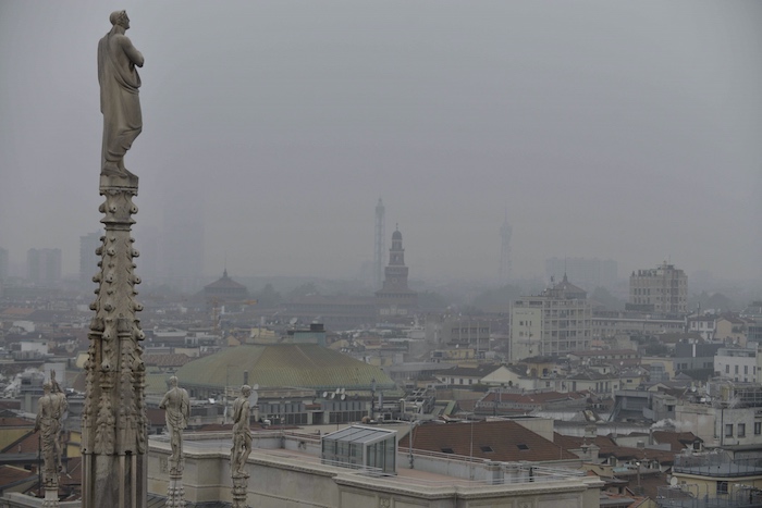 Badanie: pacjenci, którzy żyli w smogu, gorzej znoszą koronawirusa