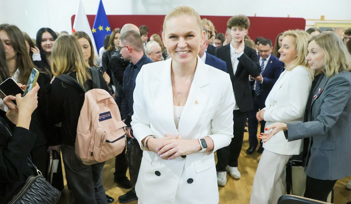 Sondaż: Polacy niezbyt pozytywnie oceniają minister edukacji Barbarę Nowacką