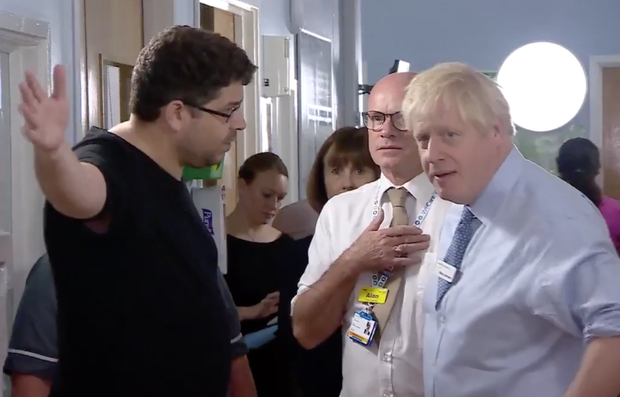 UK: ojciec chorego dziecka kazał premierowi przestać lansować się na czyimś nieszczęściu