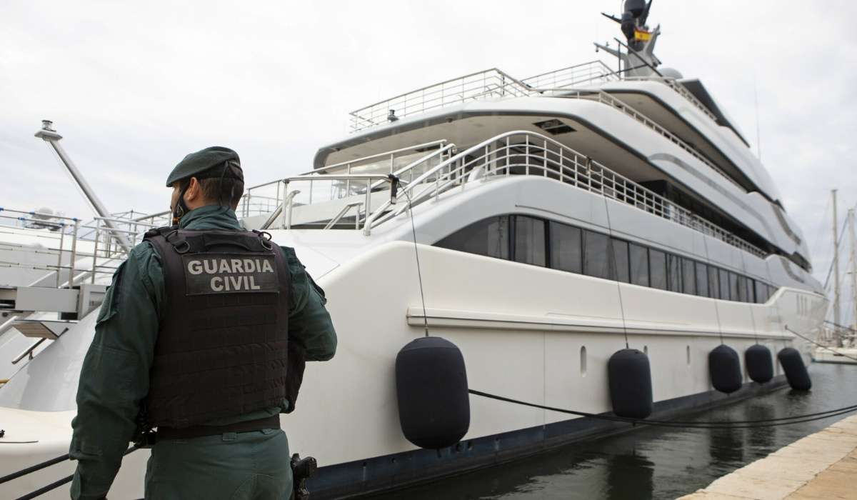 Komisja Europejska podlicza zamrożony majątek oligarchów: jachty, nieruchomości i helikoptery za 30 miliardów euro