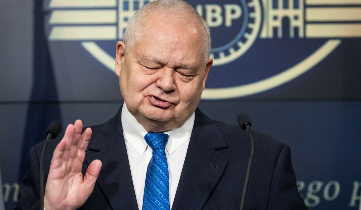 Doradcy Glapińskiego w rok zarobili 4,6 mln zł, ale NBP wstydzi się podać nazwiska