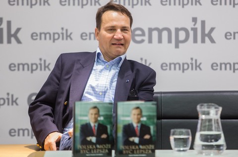 Nowe taśmy: Sikorski bluzga prawie jak Morawiecki