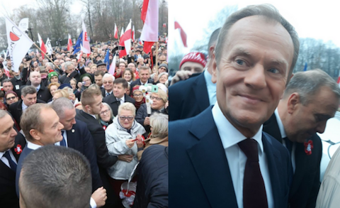 Donald Tusk przed pomnikiem Piłsudskiego: "Wybacz nam Polsko"
