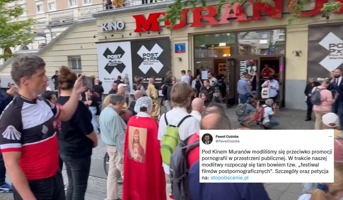Warszawa: pod kinem odbył się różańcowy protest przeciwko festiwalowi filmów postp*rnograficznych