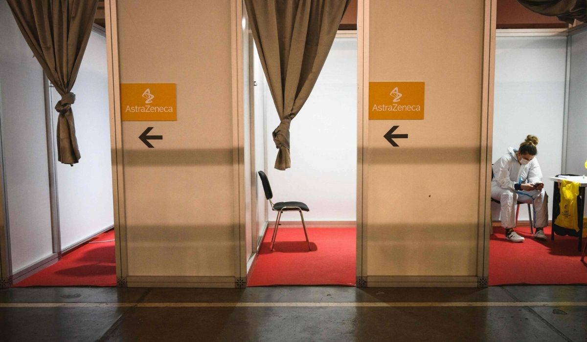 Serbia motywuje obywateli do szczepienia, obiecując każdemu 25 euro