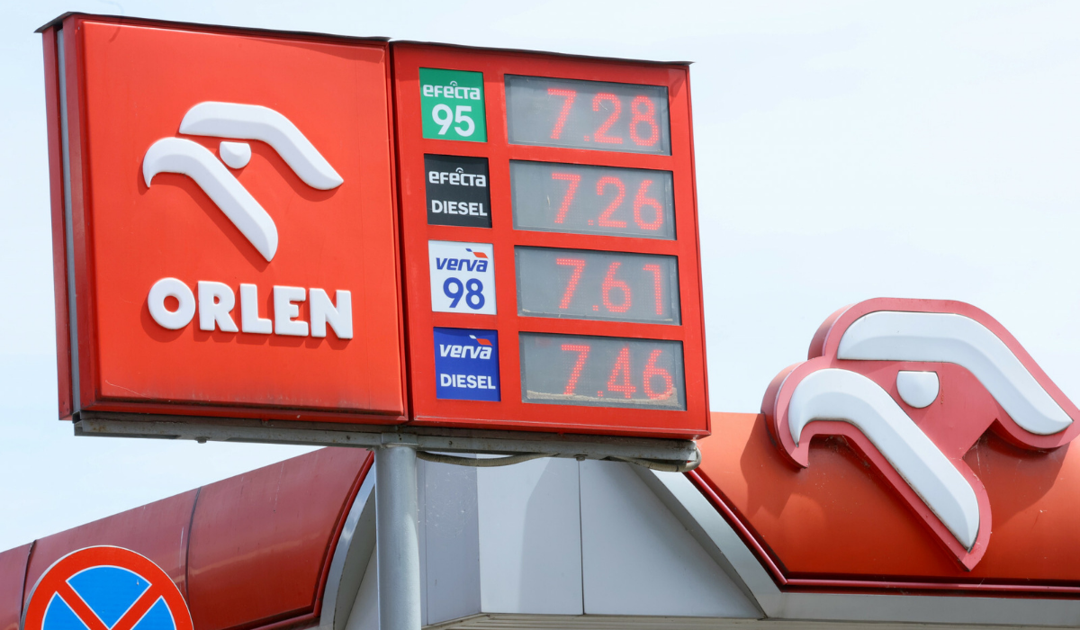 Rzecznik rządu zapowiada zamrożenie cen benzyny, bo ceny mogą jeszcze podskoczyć