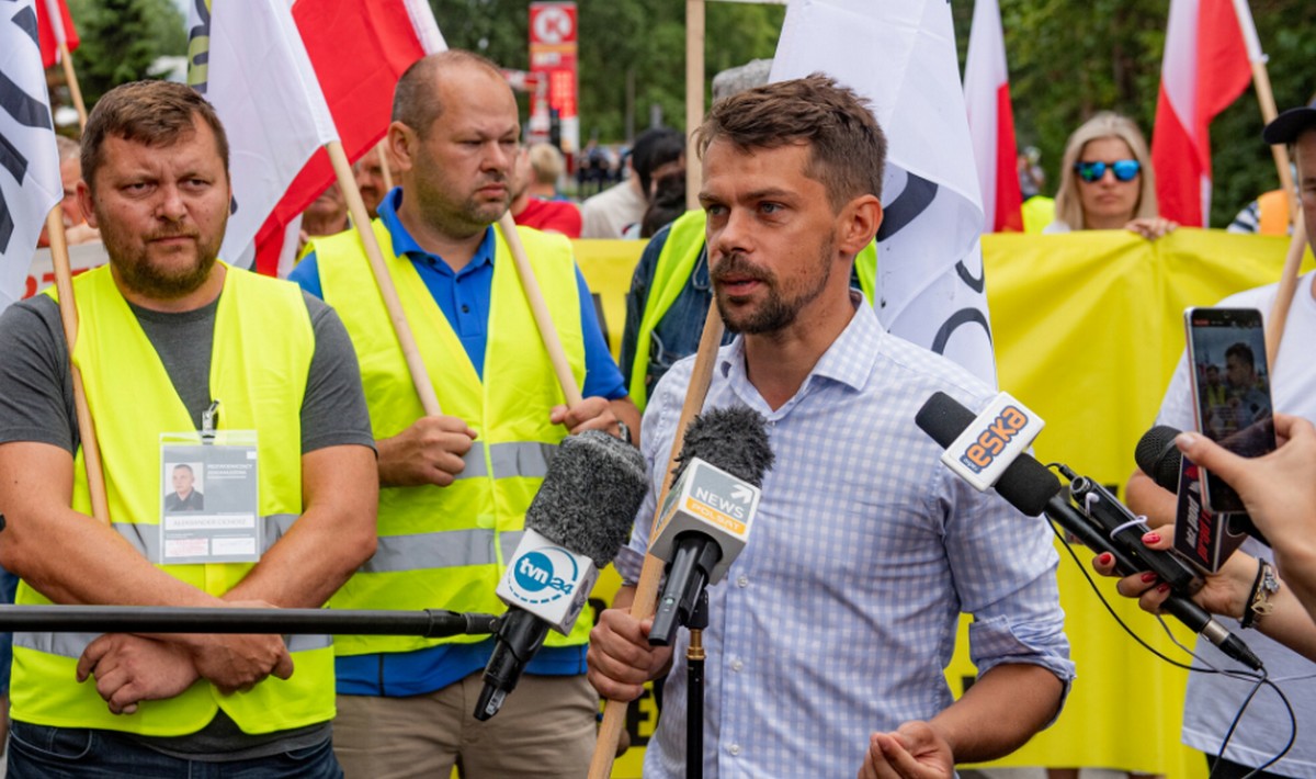 Agrounia zamienia się w partię polityczną i będzie startować w wyborach