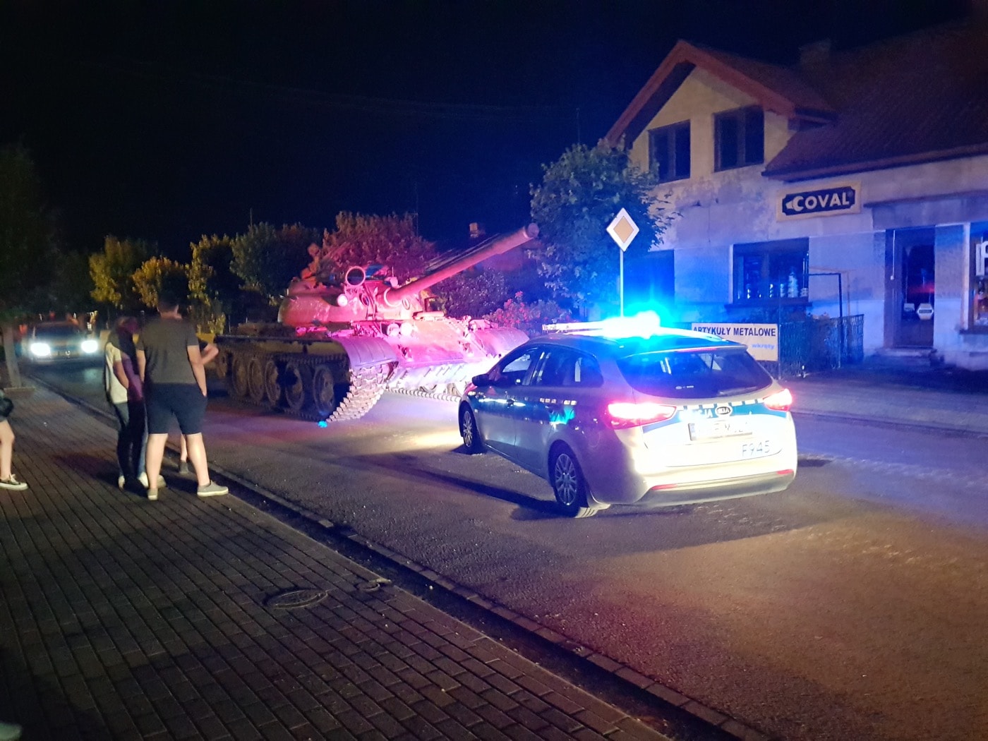 Pijany mężczyzna jechał radzieckim czołgiem przez Pajęczno