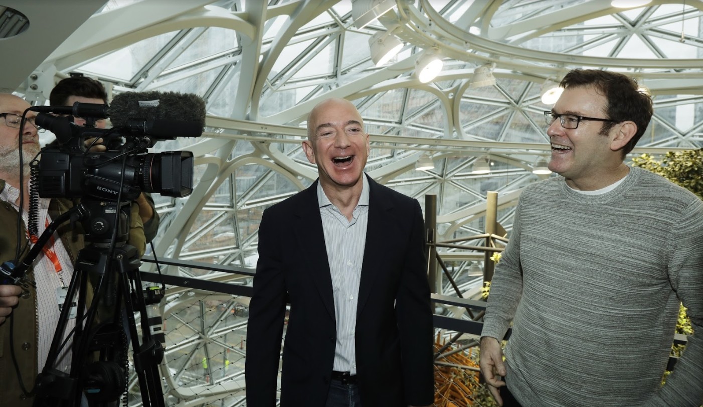 Bezos przekazał 690 tys. dolarów na pomoc Australii. "Zarabia tyle w niecałe 5 minut"