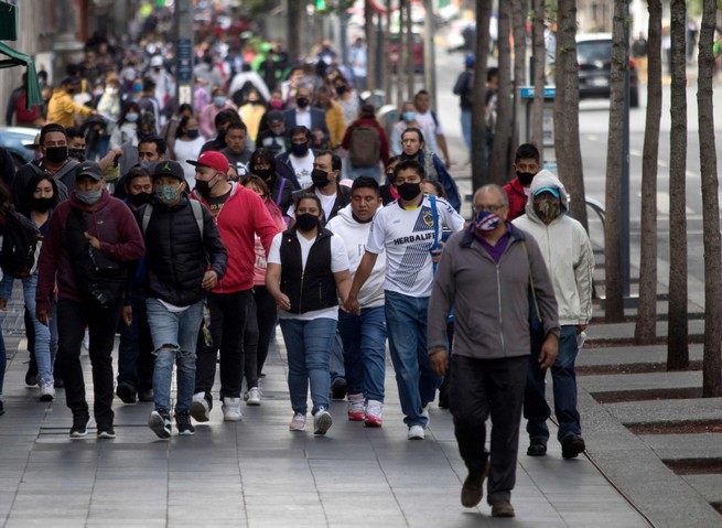 Meksyk ogranicza tłumy, prawo do spaceru alfabetycznie, od pierwszej litery nazwiska