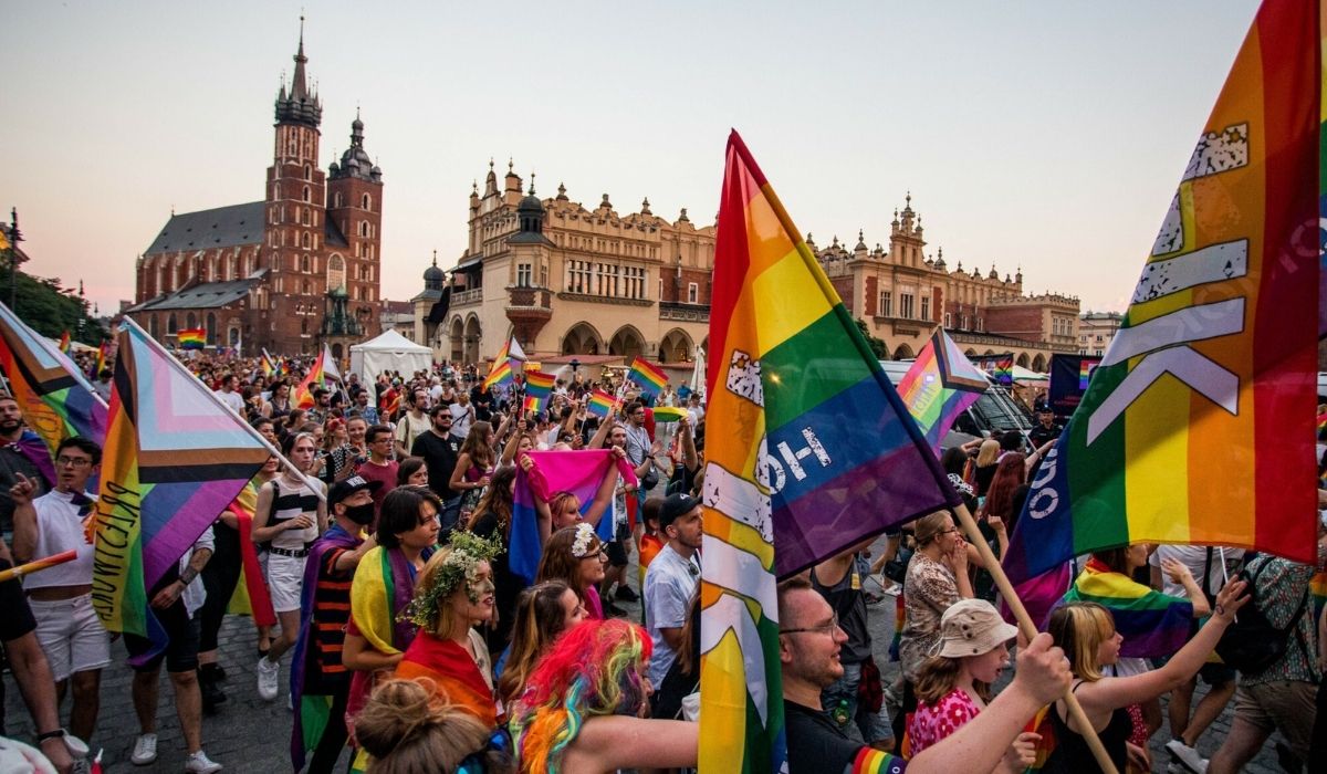 Badanie: wbrew radykalnym politykom Polacy w większości nie są homofobiczni, włączając dużą część wyborców prawicowych