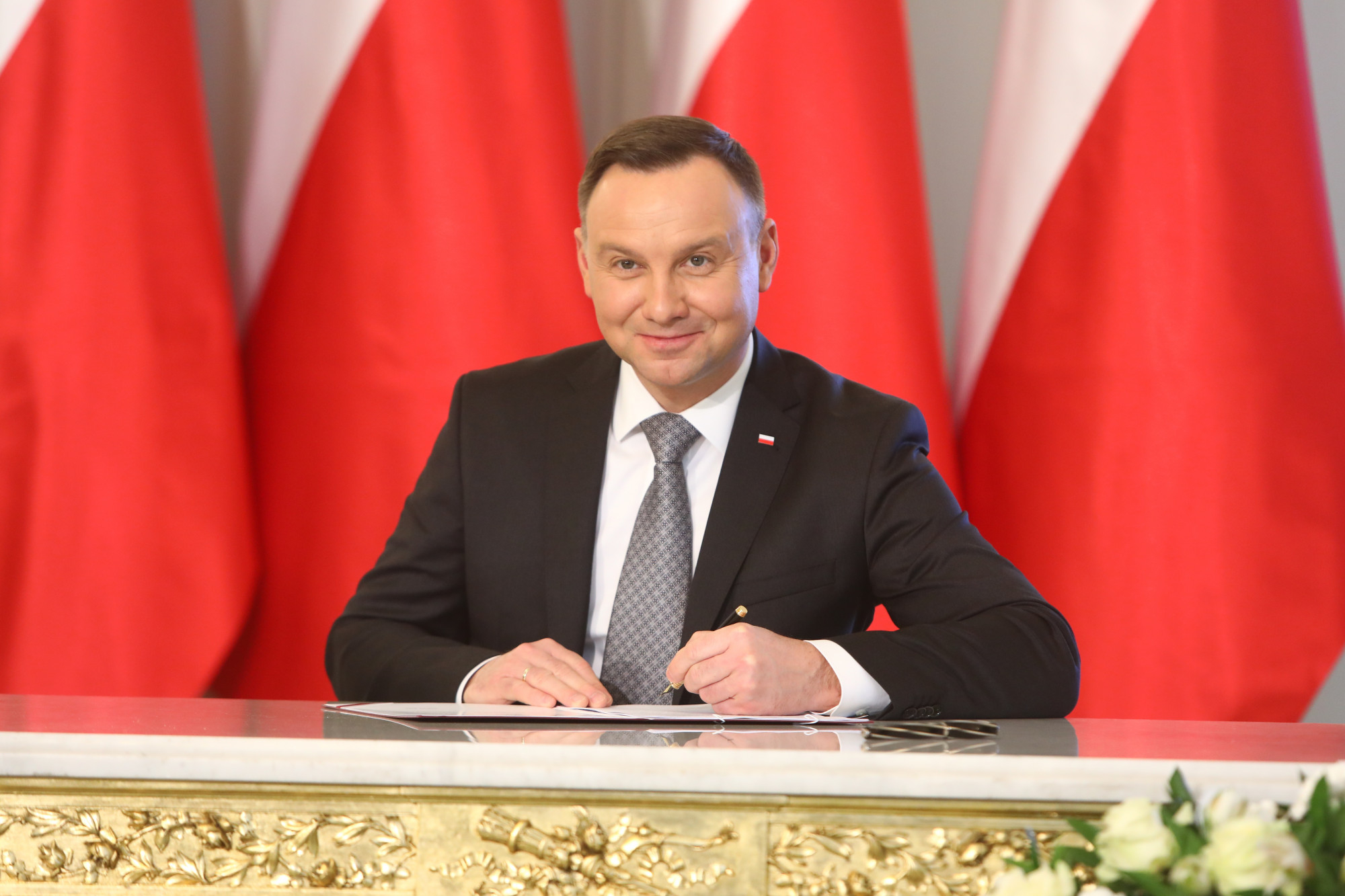 Andrzej Duda podpisał ustawę o przekazaniu 2 mld zł dla TVP