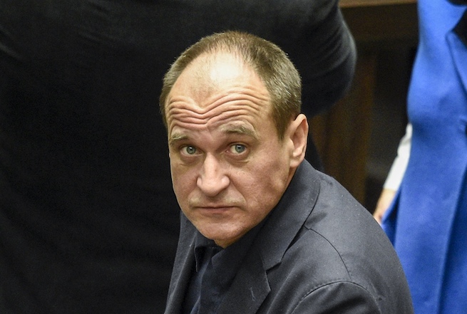 Kukiz zapowiada walkę o zakaz trzymania psów na łańcuchach