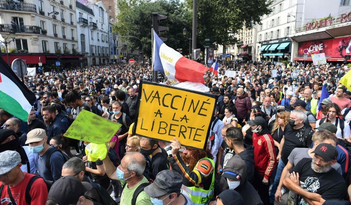 Kolejne protesty we Francji przeciwko przepustkom sanitarnym, policja użyła gazu łzawiącego