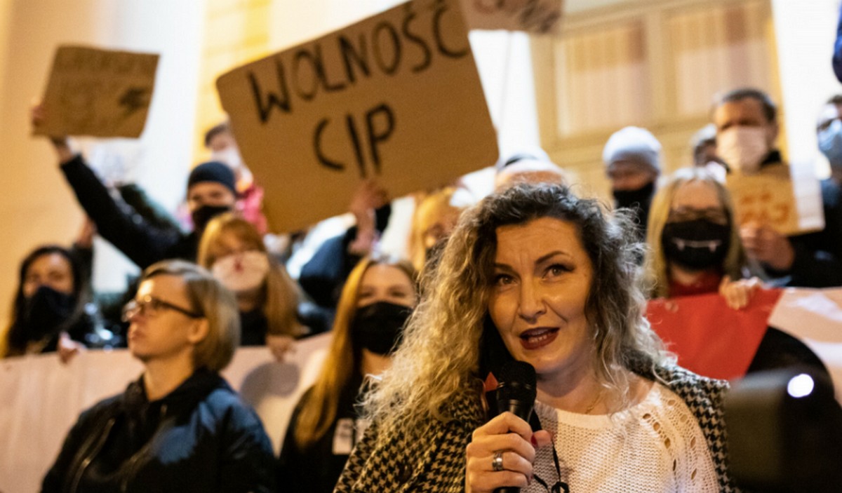 Była posłanka Wiosny zwalczała ministra Czarnka, ale teraz jest prawicowa i pomogła go obronić przed utratą stanowiska