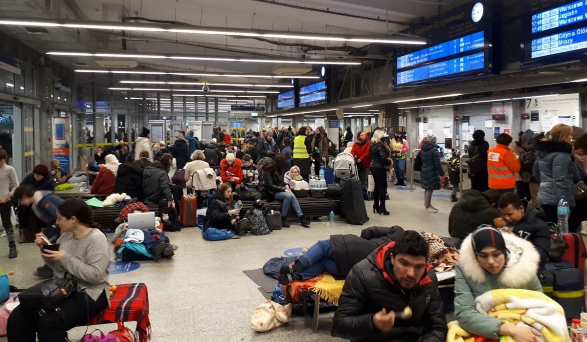 Wolontariusze w Krakowie i Warszawie alarmują, że są przeciążeni, brakuje zarządzania i pomocy polityków