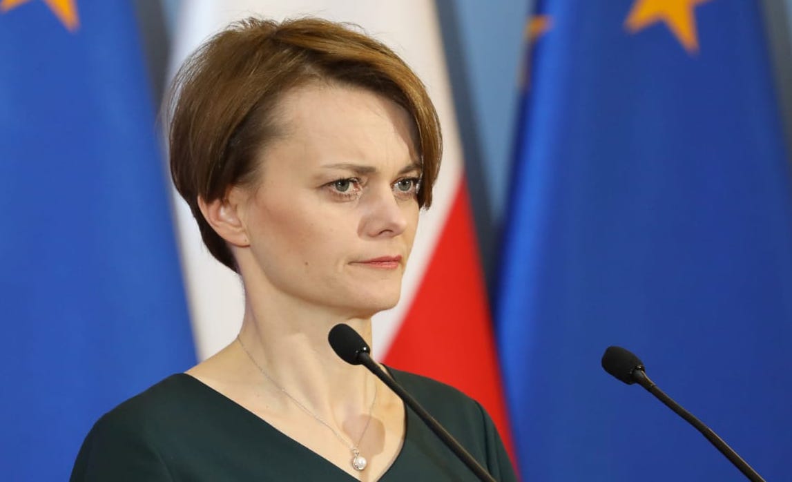 Emilewicz z refleksją na temat osób na śmieciówkach: trzeba się ubezpieczać