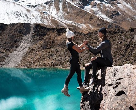 Para krytykowana za ryzykowanie życiem w pogoni za zdjęciami na Instagrama