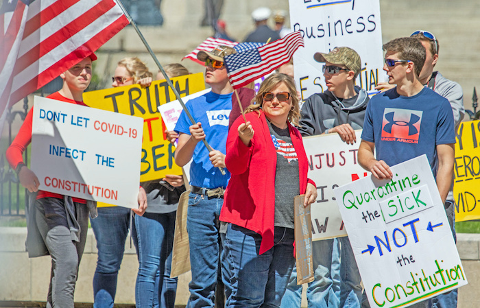 Fala botów na amerykańskim Twitterze domaga się natychmiastowego odmrożenia gospodarki