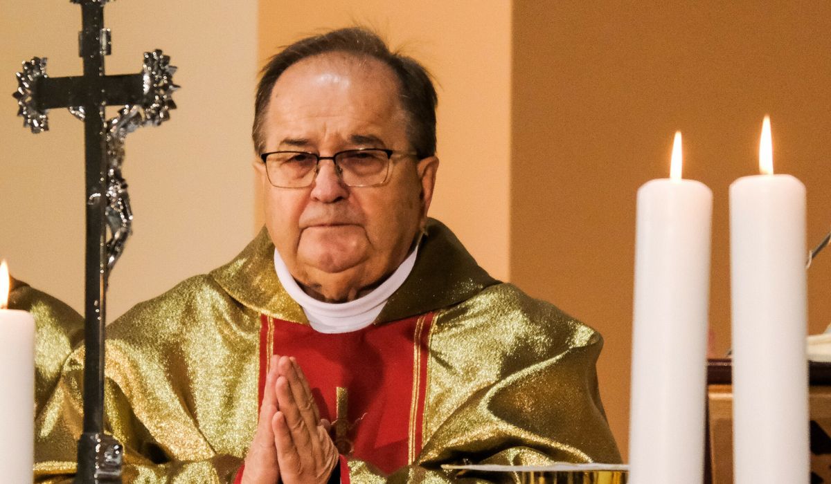 Ojciec Rydzyk wezwany do prokuratury, Radio Maryja prosi o modlitwę