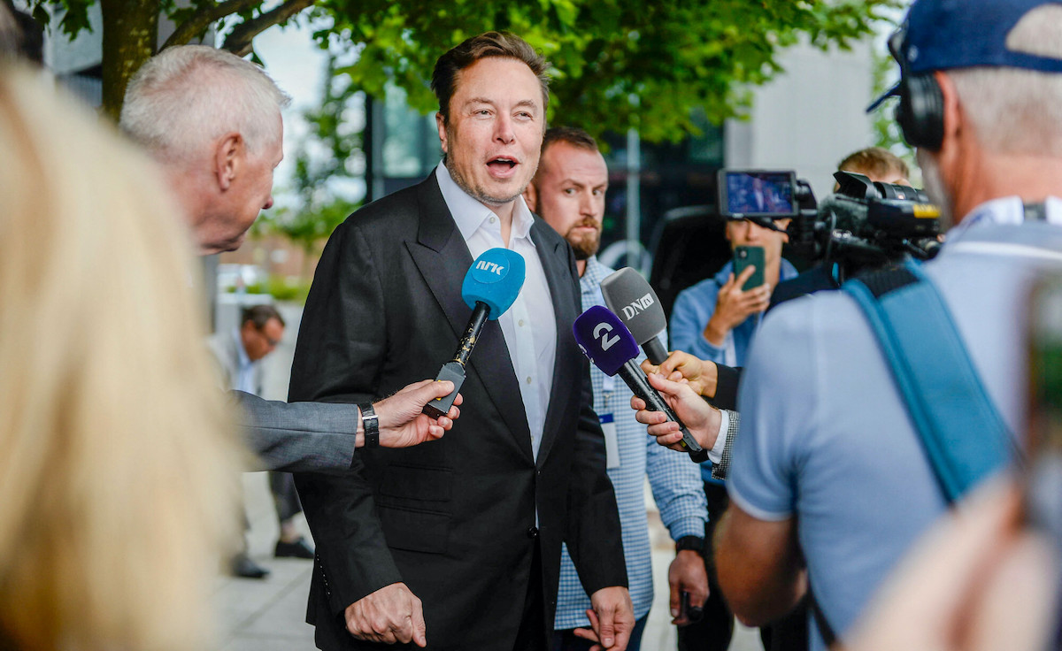 Elon Musk zwolnił pierwszego dnia trzech pracowników Twittera i teraz musi im zapłacić prawie 200 mln dolarów 