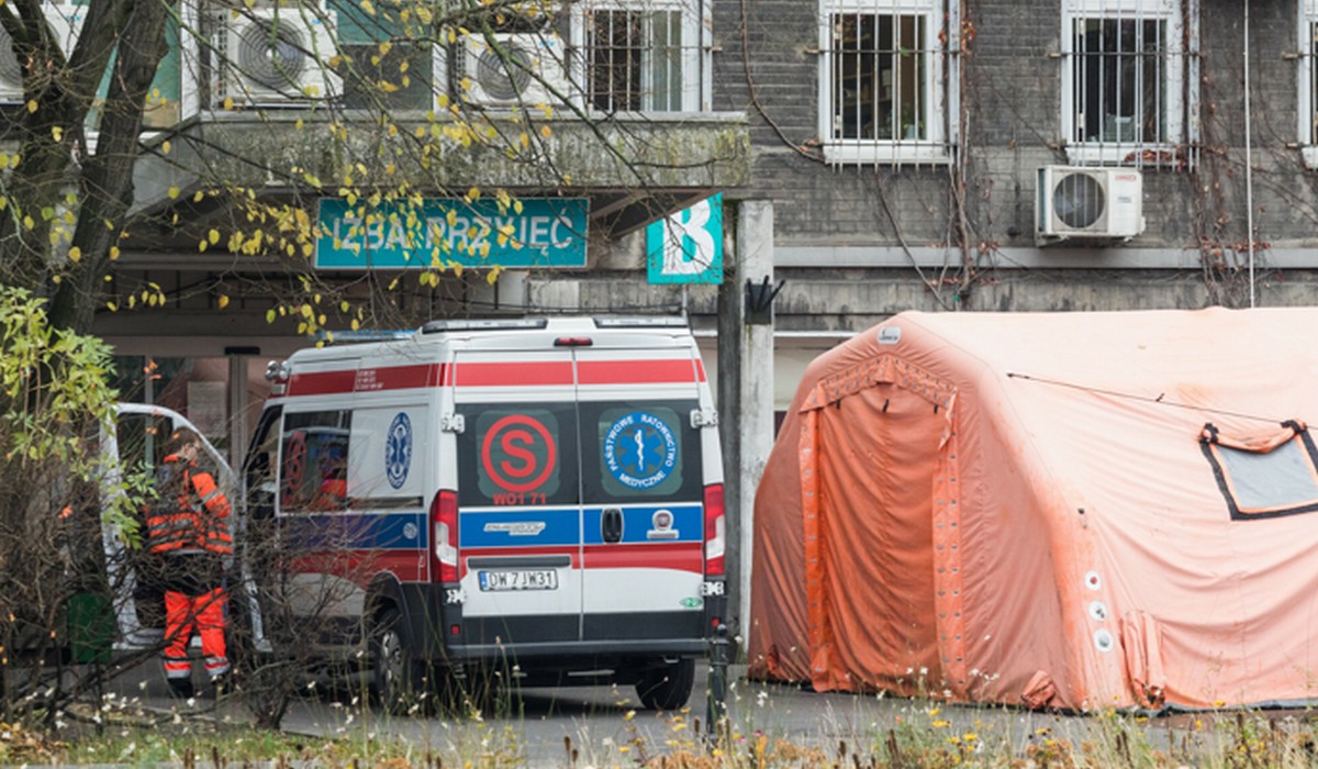 Warszawa bez wolnej karetki pogotowia, na jej przydzielenie czekało dziś około 60 wezwań