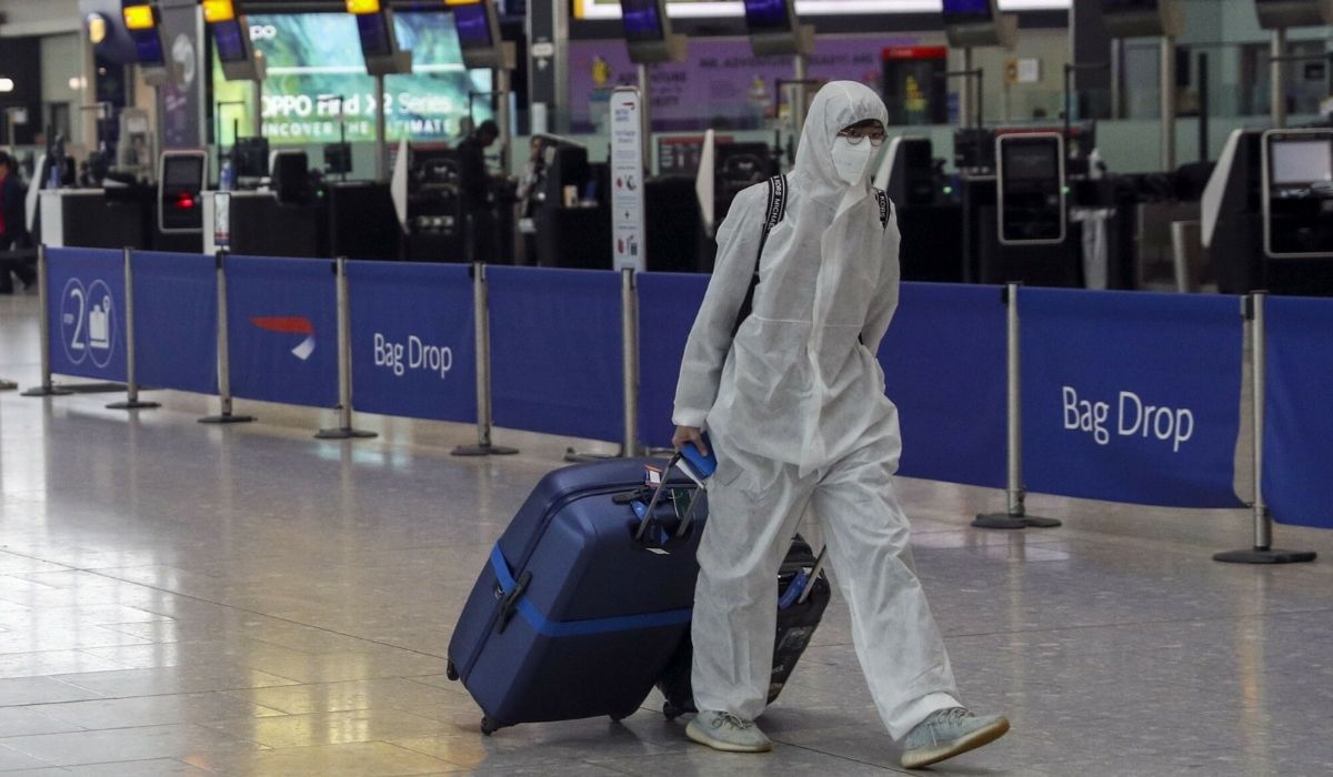 Kolejne kraje zawieszają połączenia z UK po doniesieniach o mutacji koronawirusa. Polska "rozważa" i "nie wyklucza"