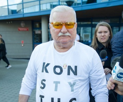 Wałęsa o LGBT: to nie jest normalne. Bałamucą nam dzieci