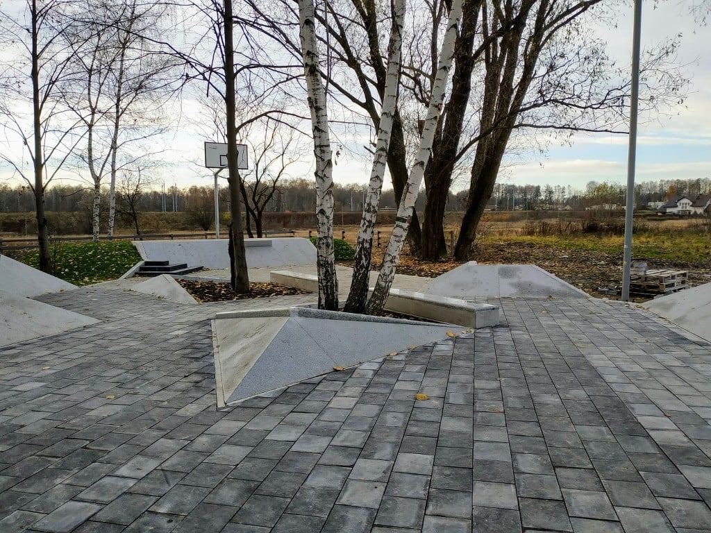 Katowice: skatepark za 400 tysięcy złotych wyłożono kostką 