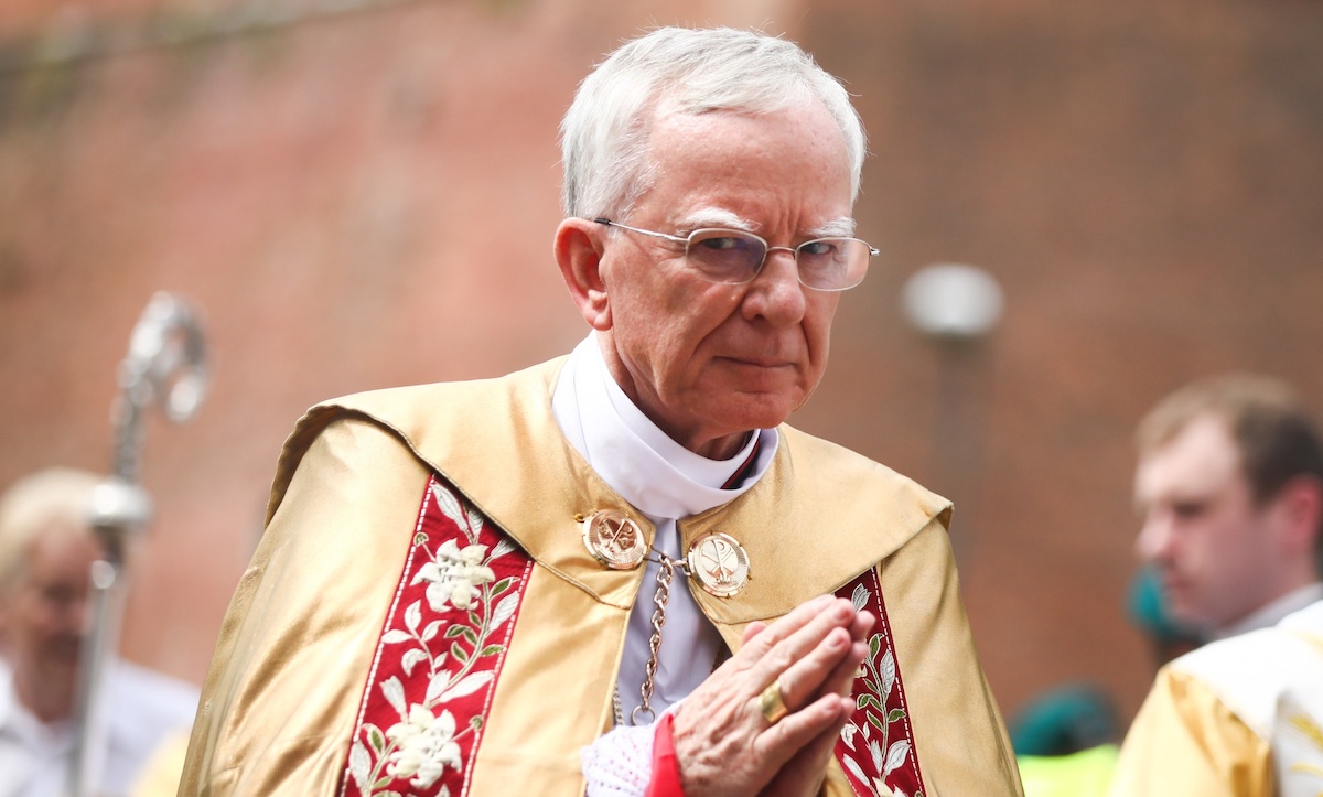 Abp Jędraszewski tłumaczy odejście młodych od Kościoła: internet, smartfony, pokolenie pochylonych głów